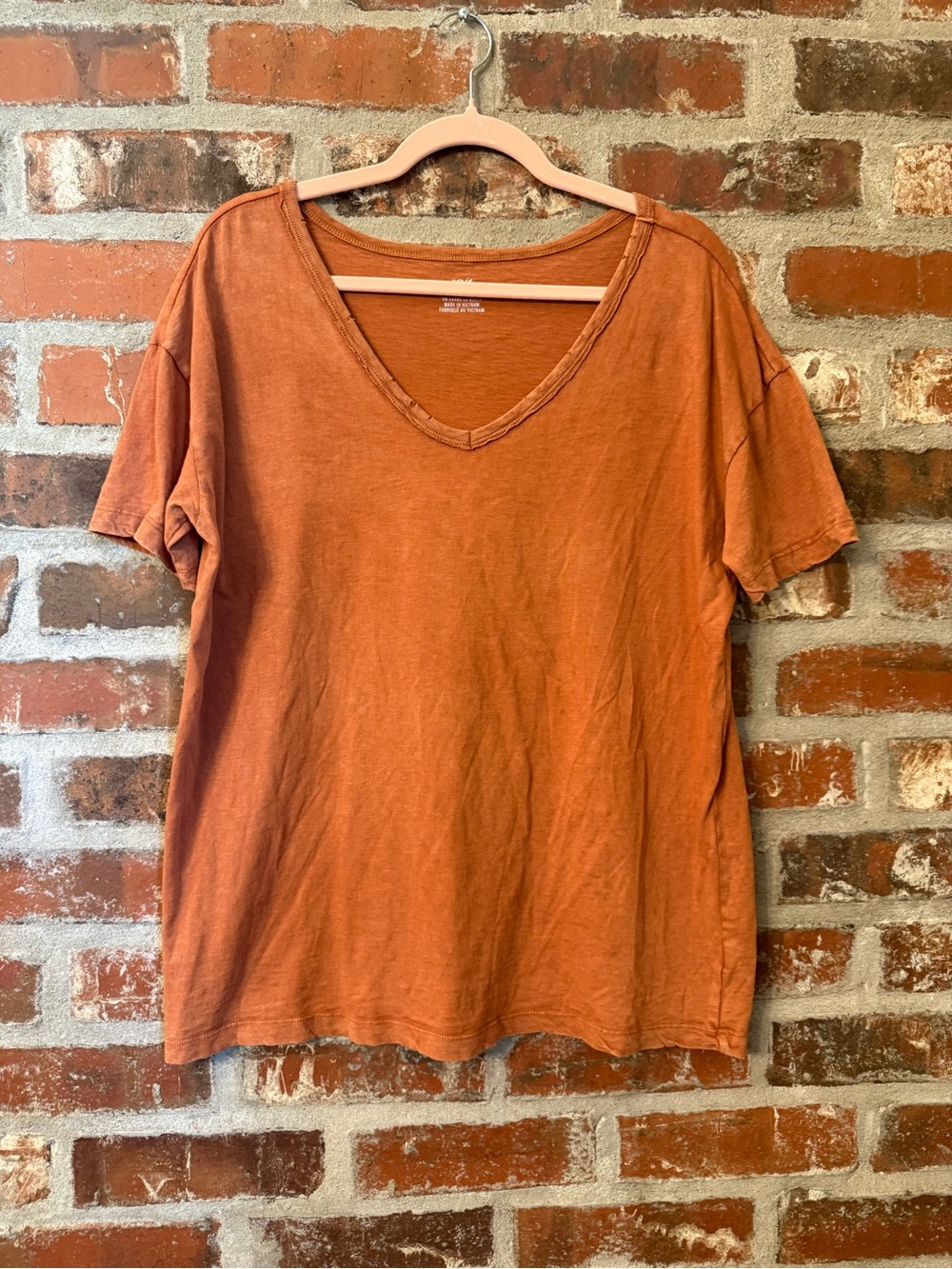 T189 - Aerie Deconstructed Rust V-Neck Tee